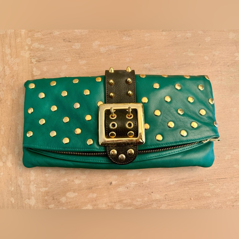 BE & D New York clutch